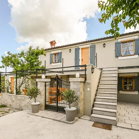 Apartment Medanni Izola